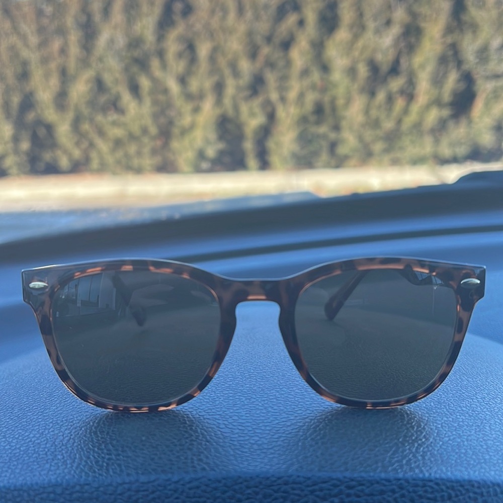 Lucky Brand tortoise sunglasses